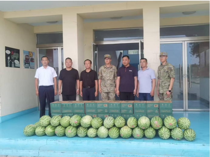 “軍愛(ài)民、民擁軍”━━環(huán)球環(huán)衛(wèi)慰問(wèn)駐區(qū)朱德警衛(wèi)團(tuán)